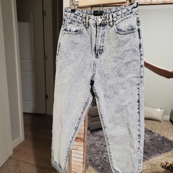 What Goes Around Boyfriend Jeans - Picture 3 of 4